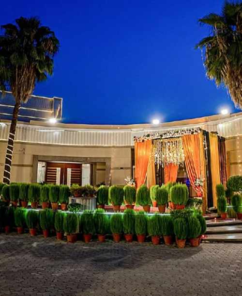 Lily White Hotel