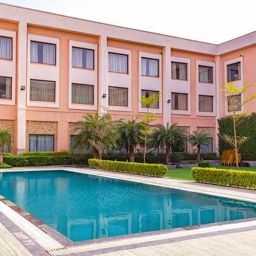 Tivoli Garden Resort Hotel